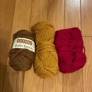 Vintage 100% wool yarn lot